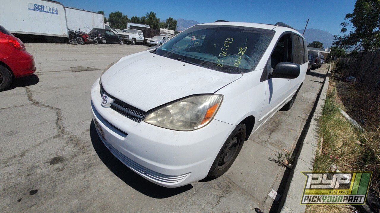 Photo of 2004 Toyota Sienna