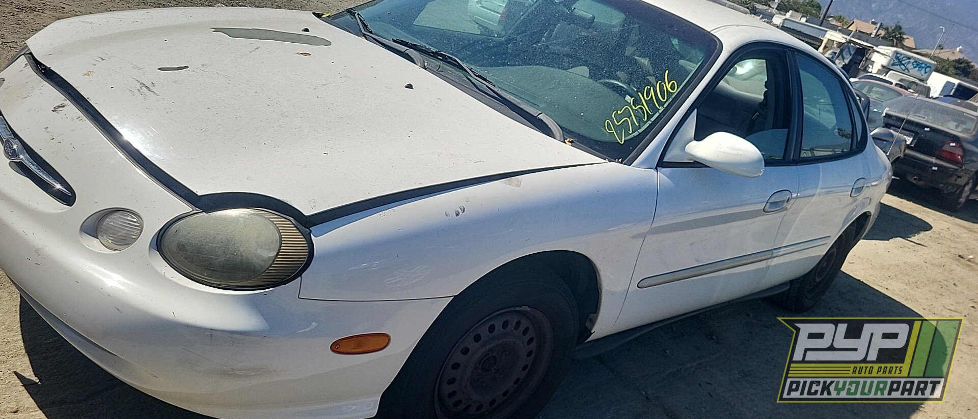 Photo of 1999 Ford Taurus