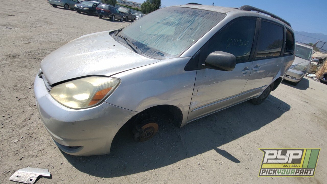 Photo of 2004 Toyota Sienna