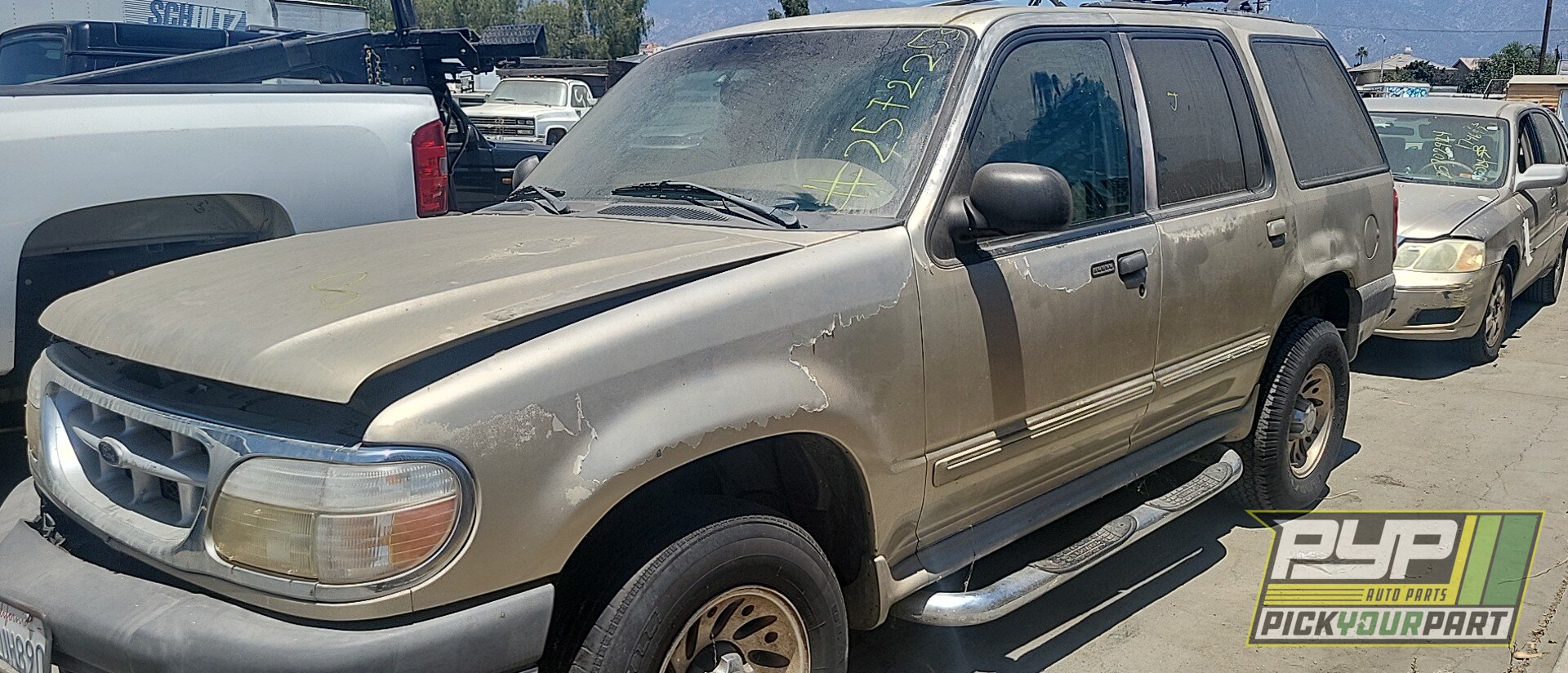 Photo of 1999 Ford Explorer