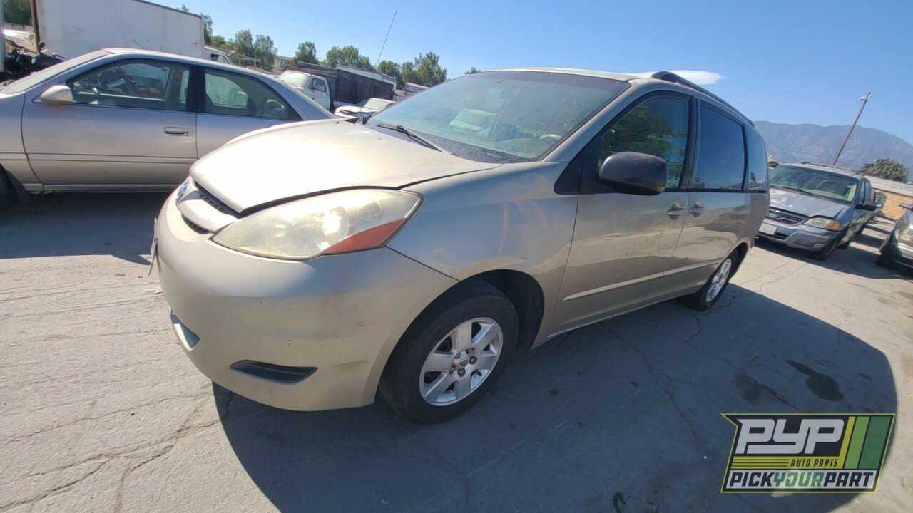 Photo of 2008 Toyota Sienna