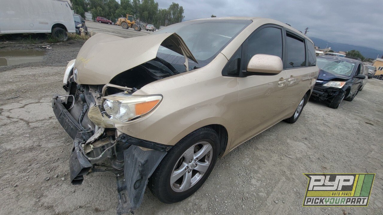 Photo of 2012 Toyota Sienna