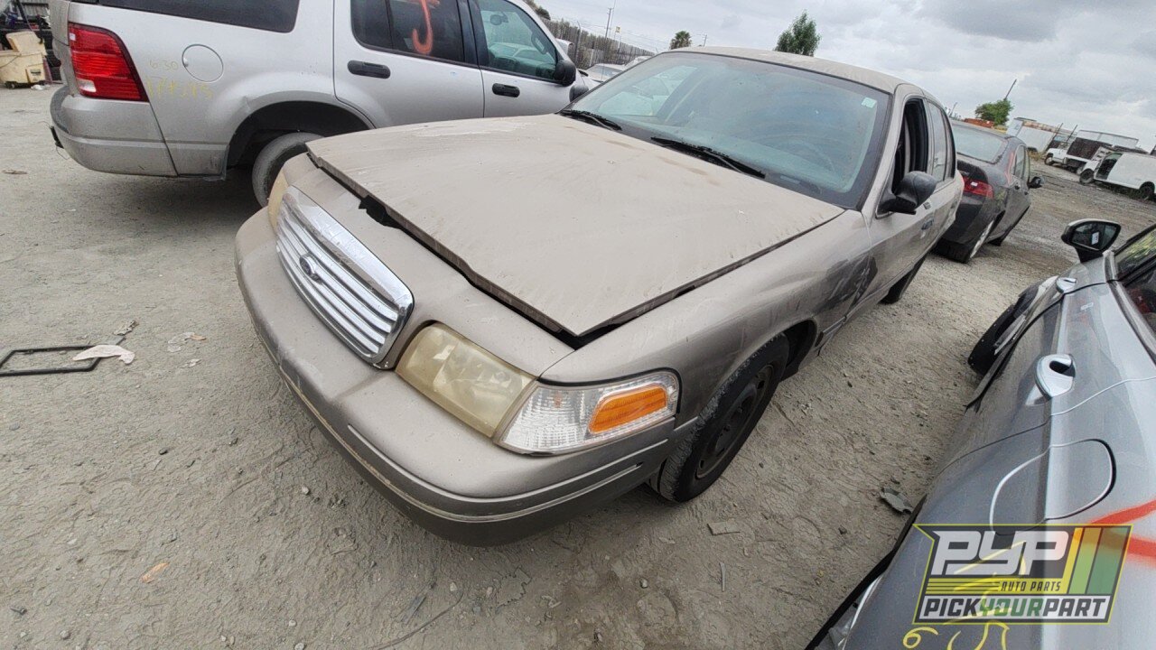 Photo of 2004 Ford Crown Victoria