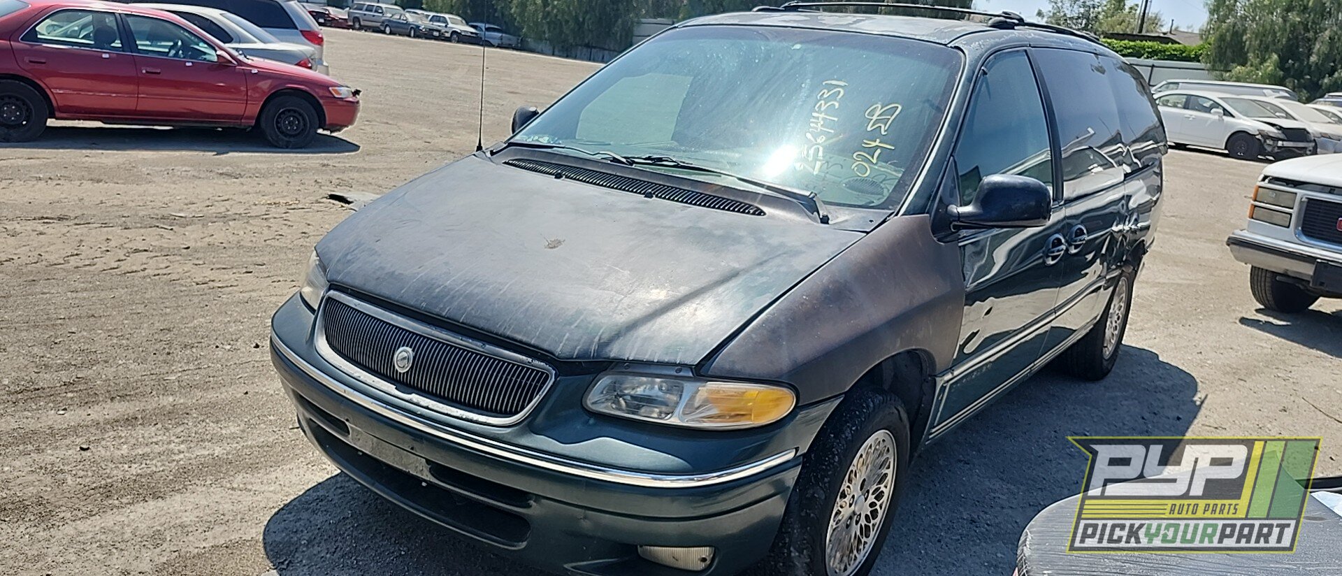 Photo of 1996 Chrysler Town & Country