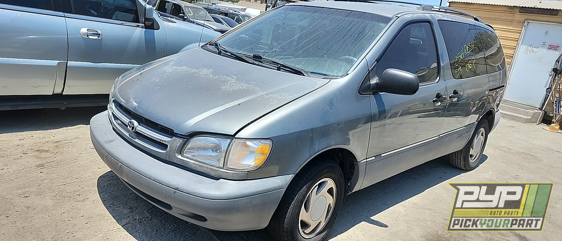 Photo of 1998 Toyota Sienna