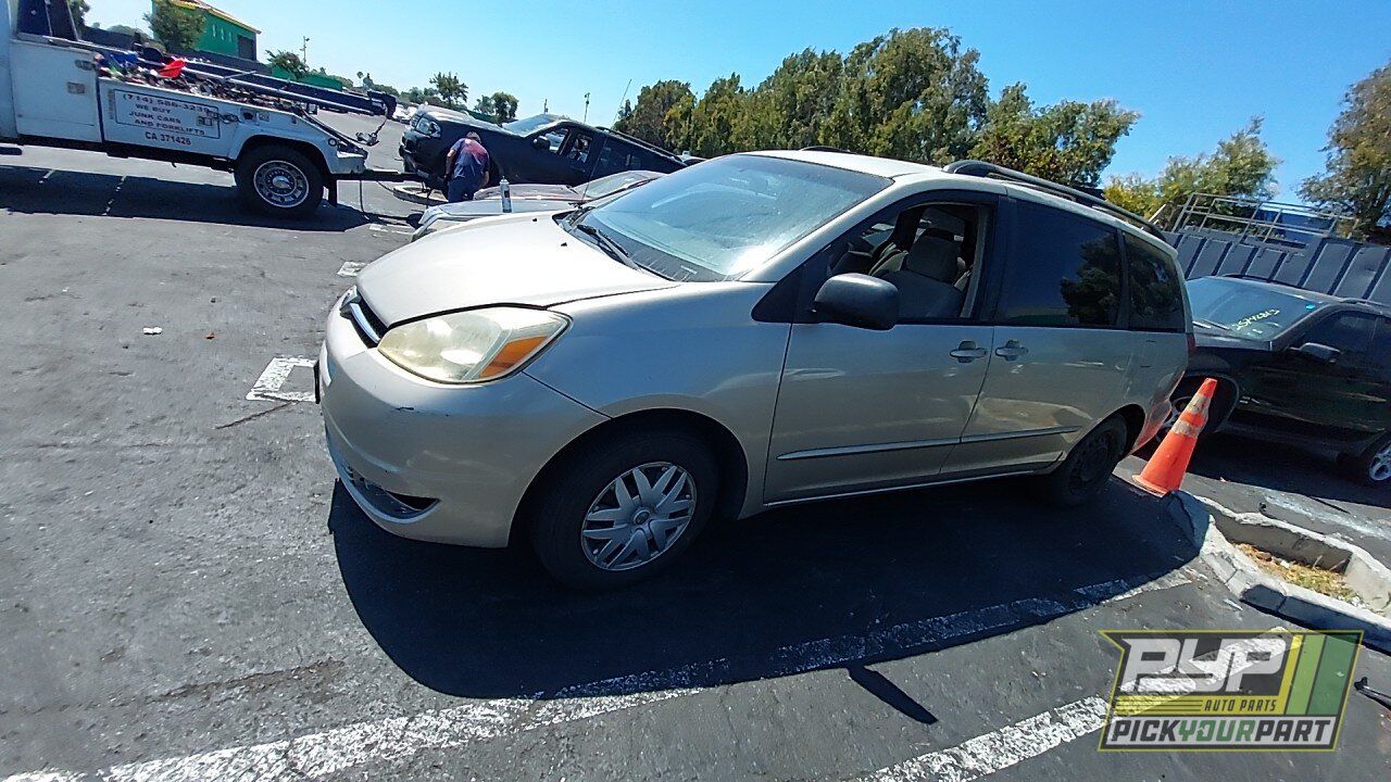 Photo of 2005 Toyota Sienna