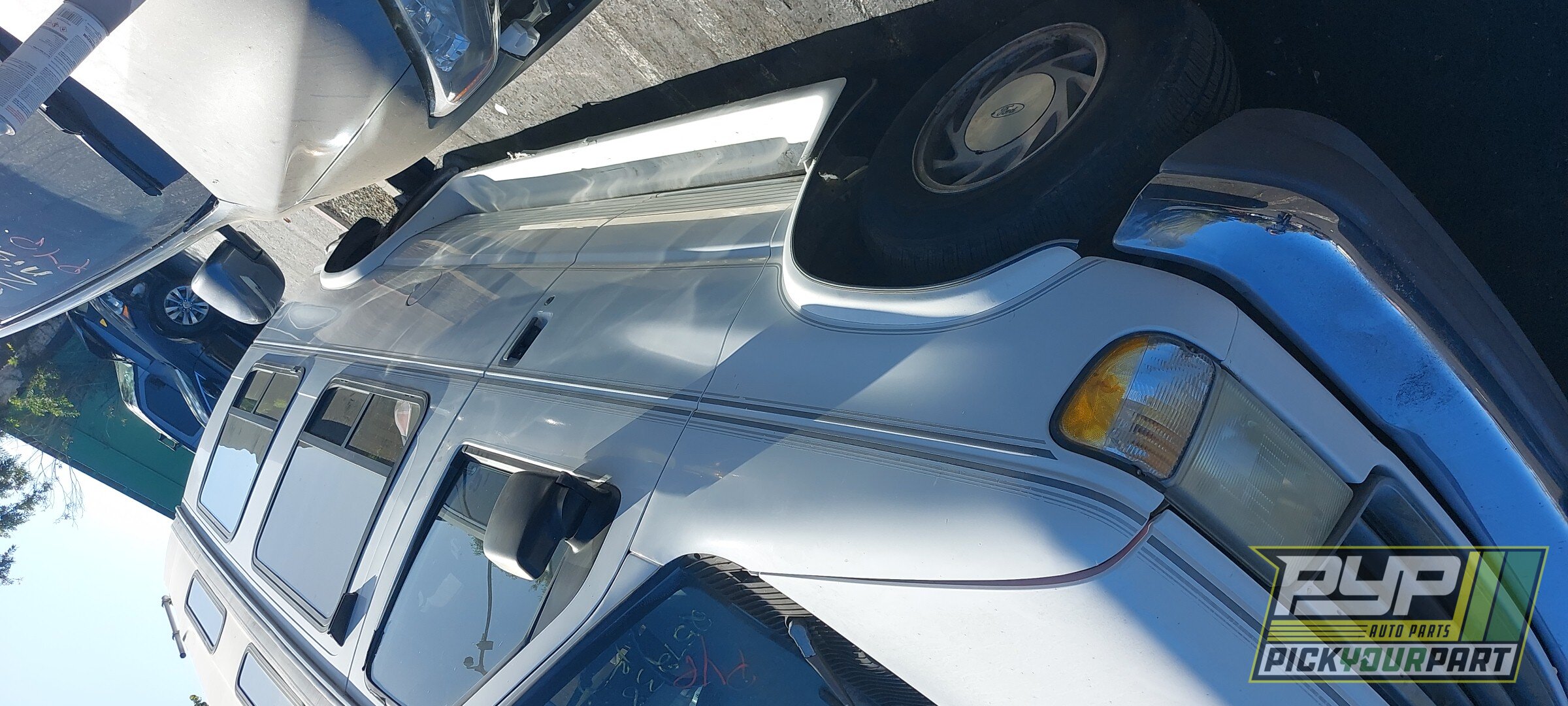 Photo of 1996 Ford E-150 Econoline