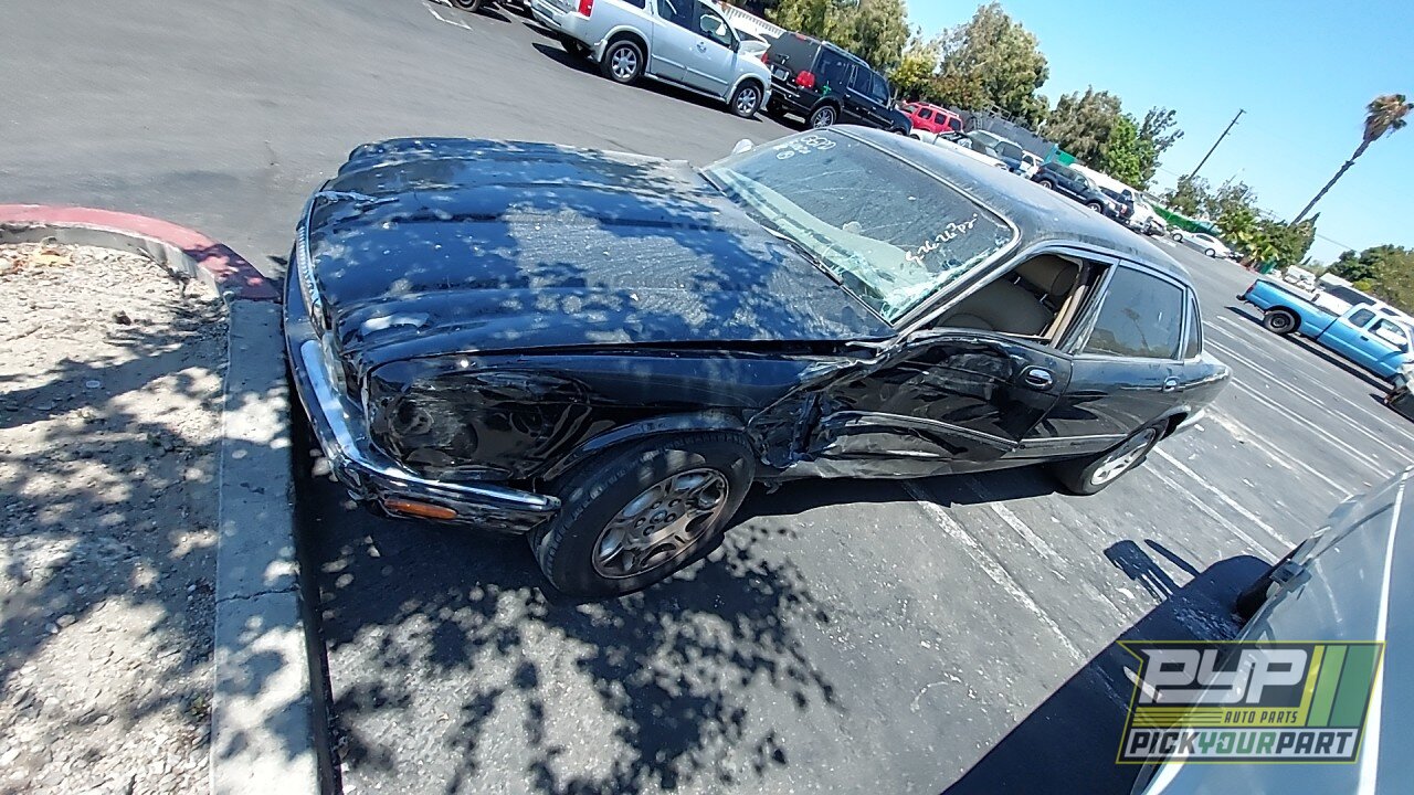 Photo of 2003 Jaguar Vanden Plas