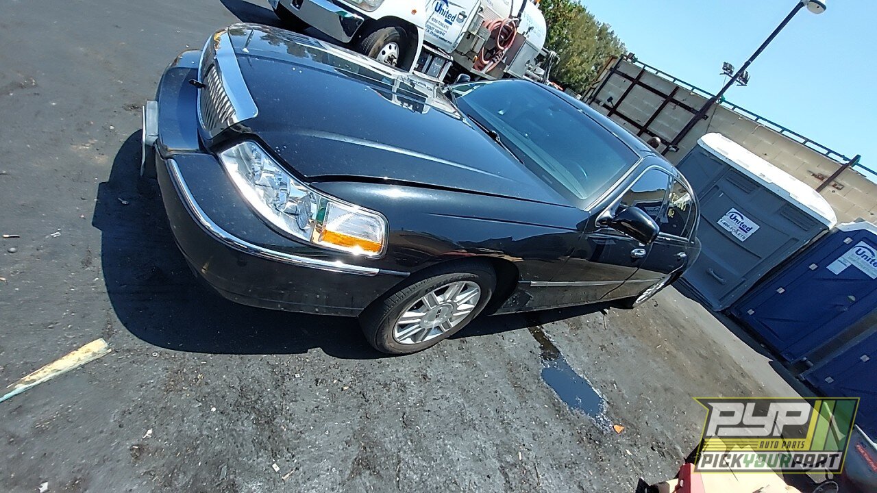 Photo of 2011 Lincoln Town Car