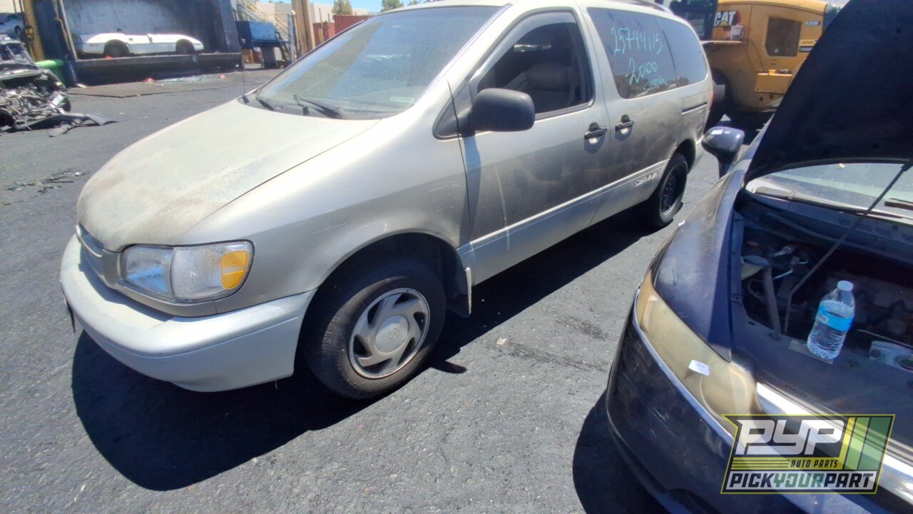 Photo of 2000 Toyota Sienna