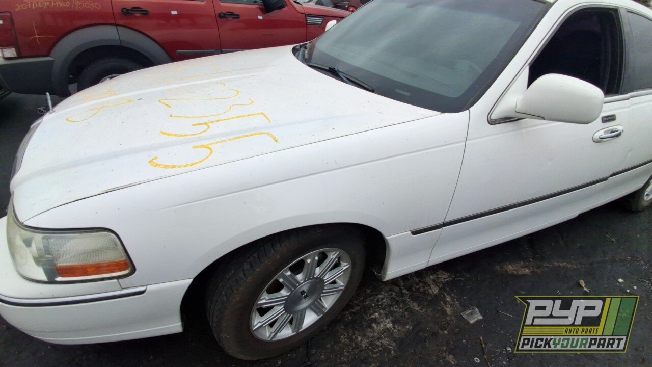 Photo of 2008 Lincoln Town Car