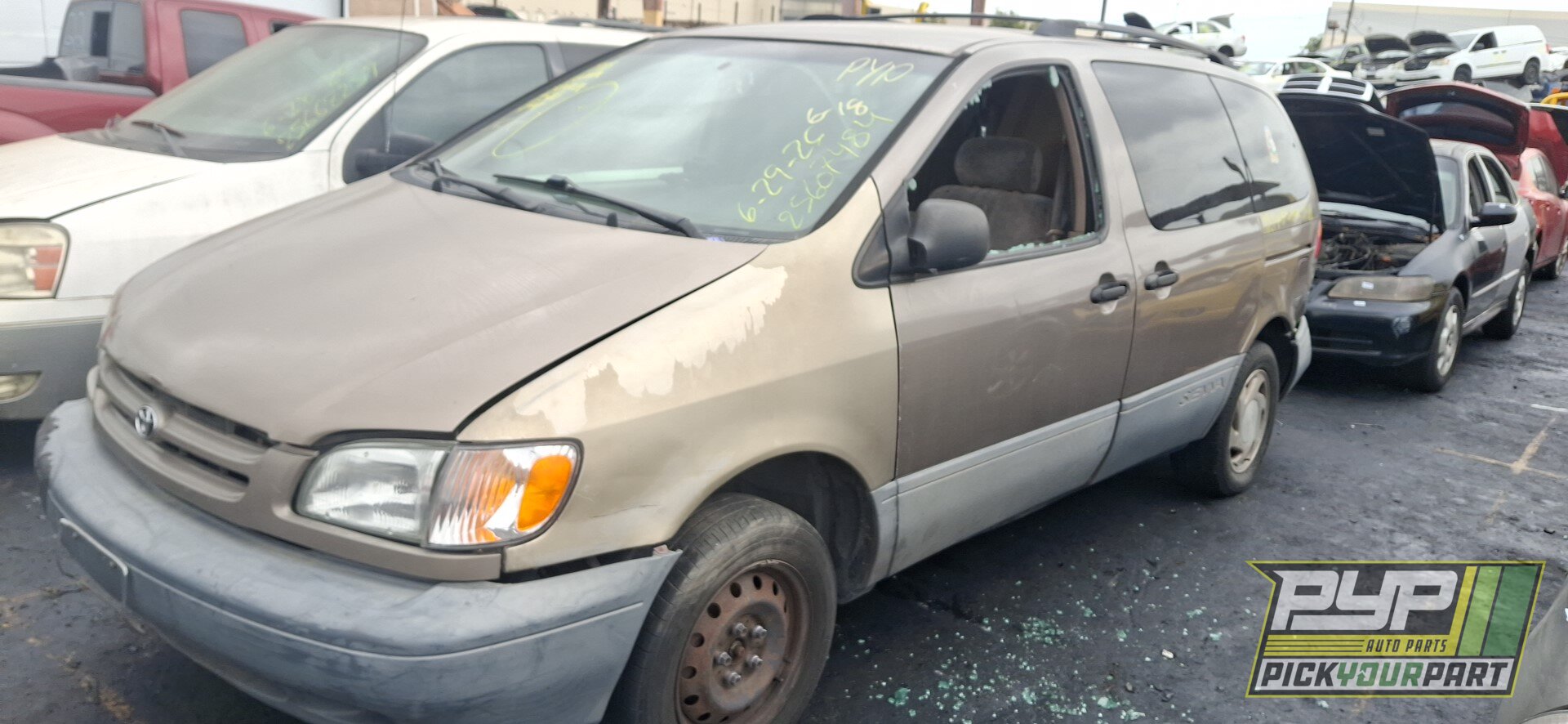 Photo of 1998 Toyota Sienna