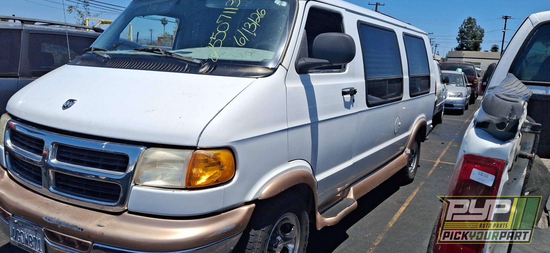 Photo of 1999 Dodge Ram 1500 Van