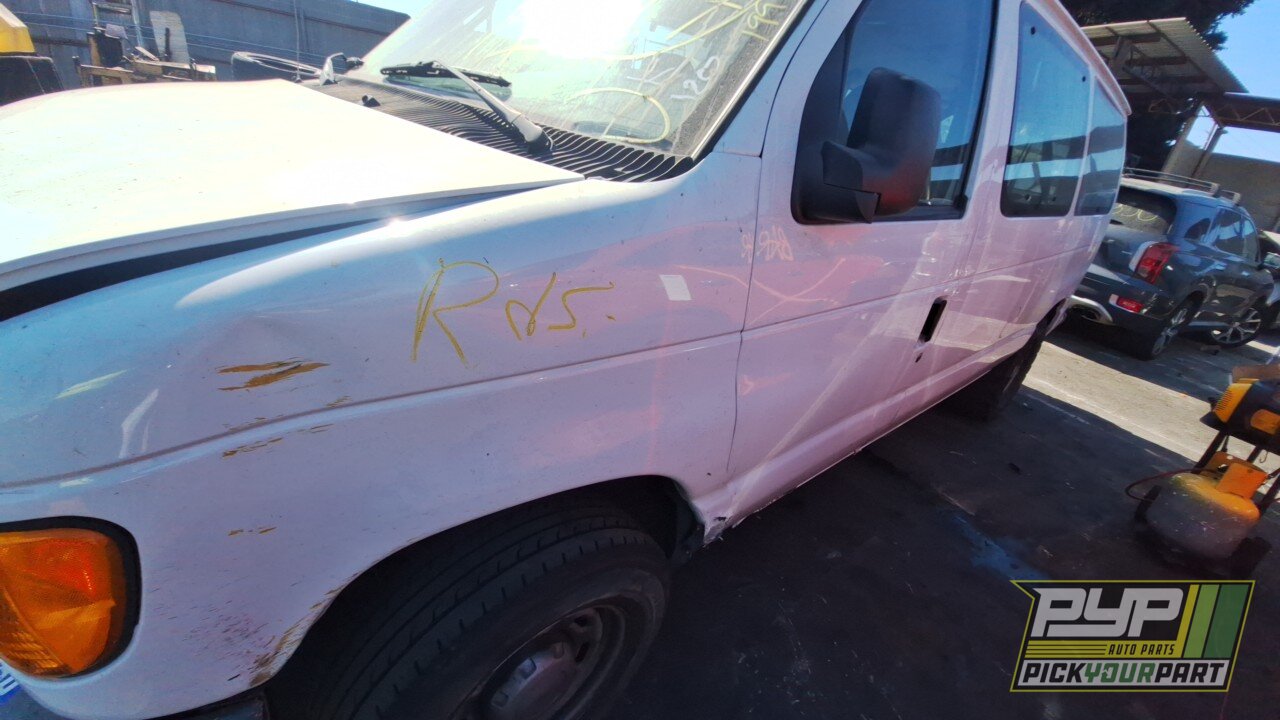 Photo of 2004 Ford E-150 Club Wagon