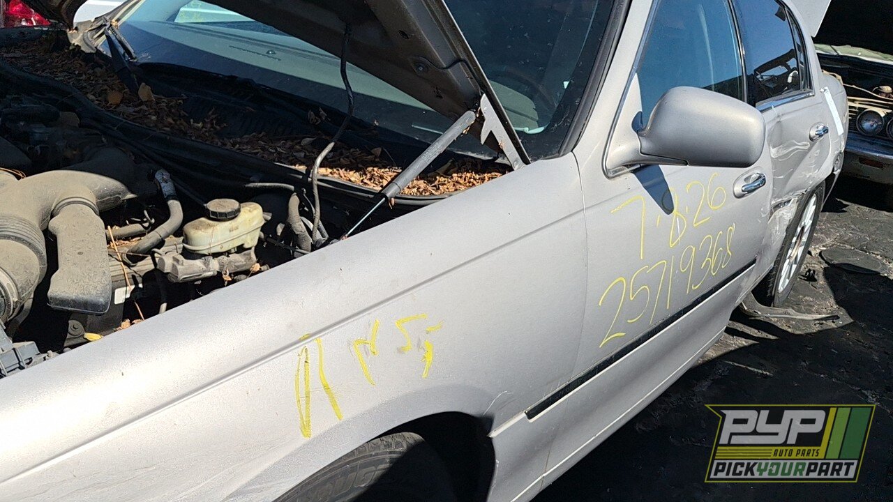 Photo of 2004 Lincoln Town Car