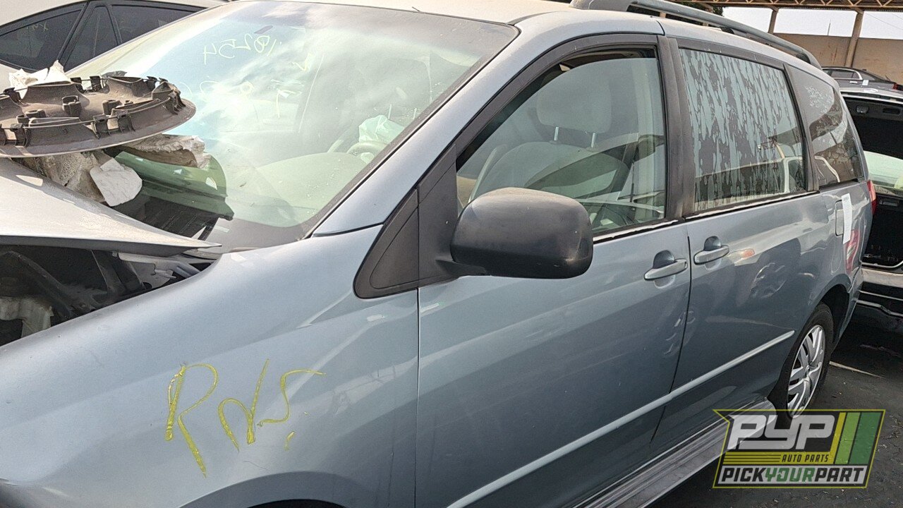 Photo of 2004 Toyota Sienna