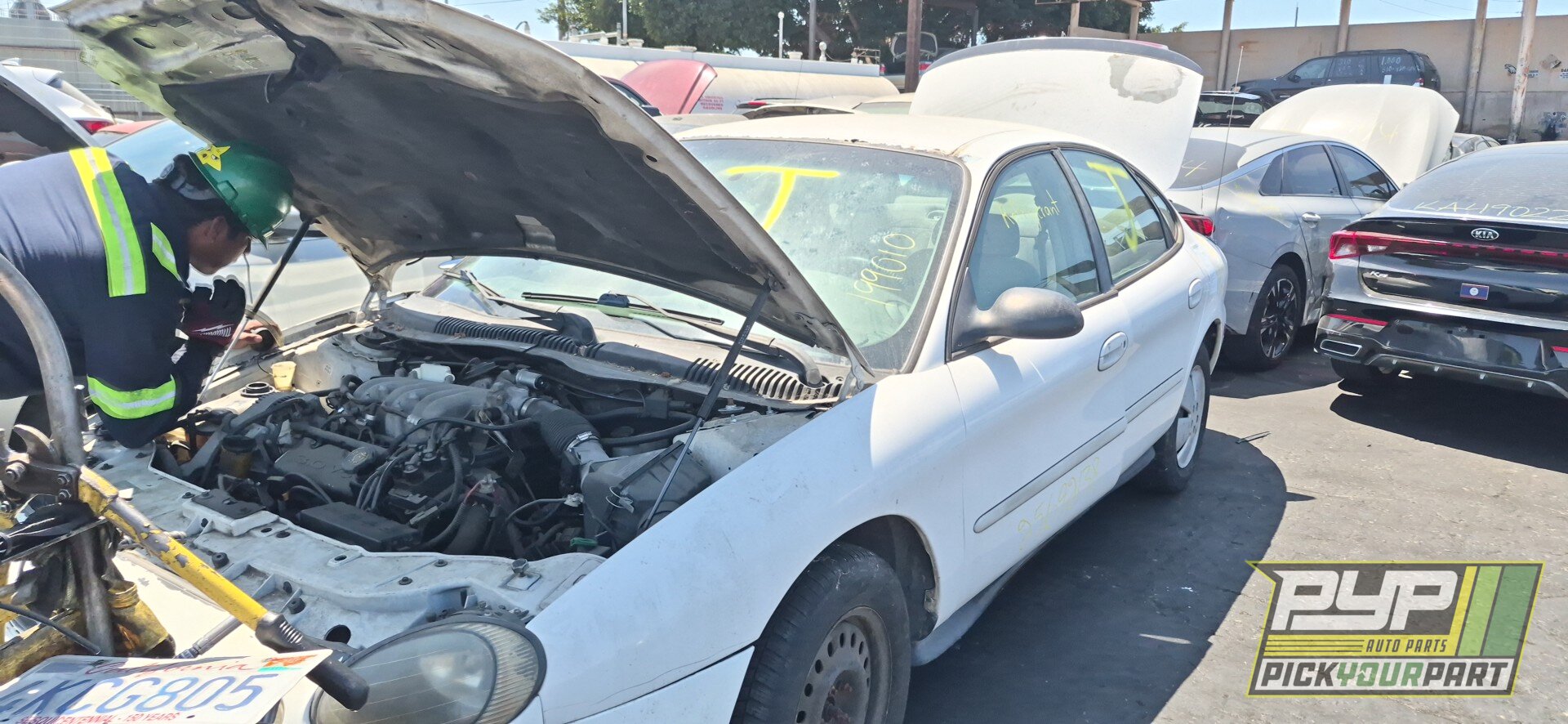 Photo of 1999 Ford Taurus