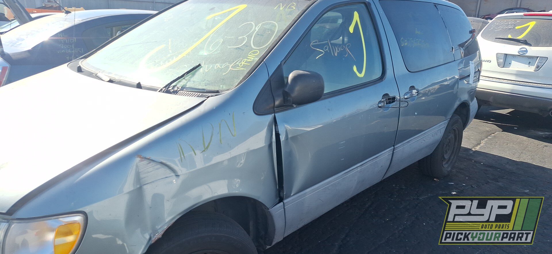 Photo of 1999 Toyota Sienna