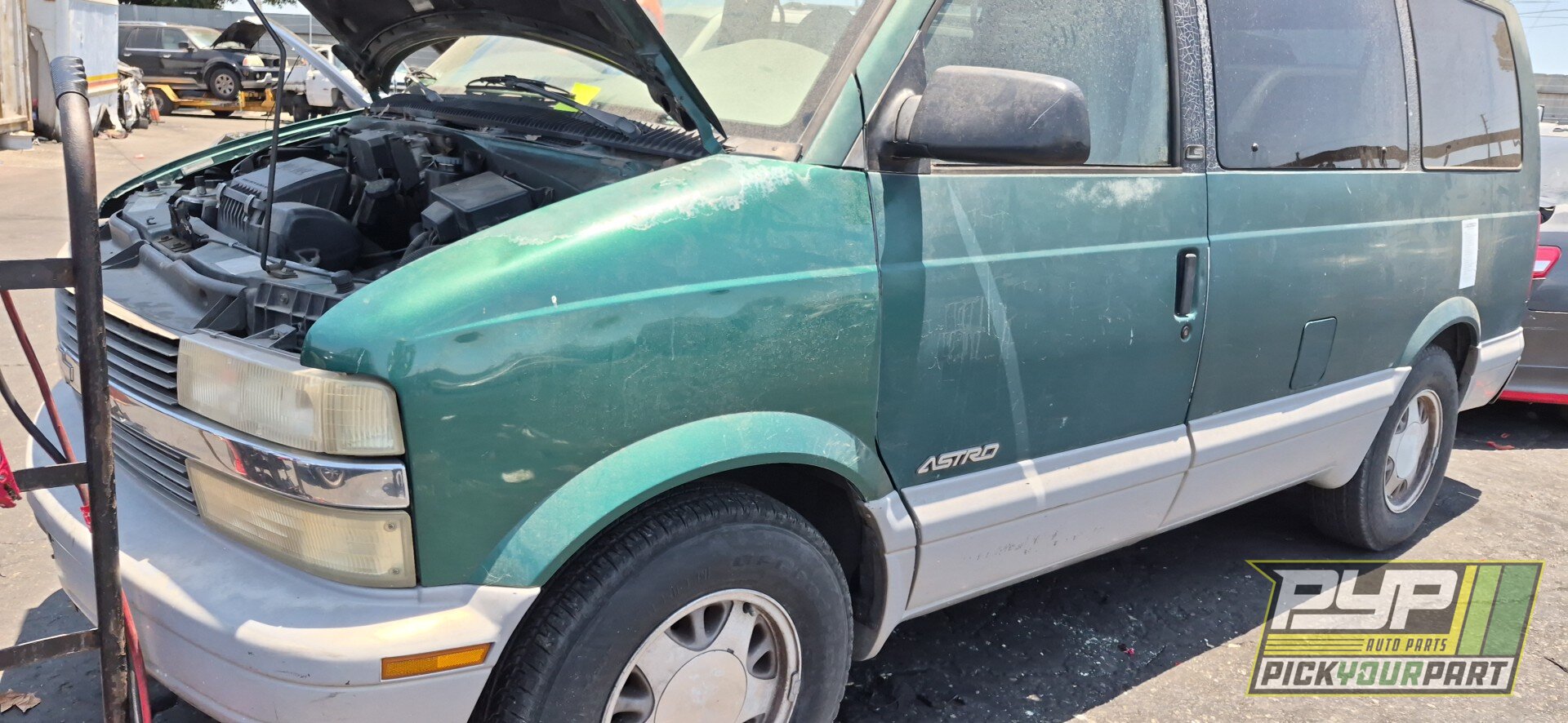 Photo of 1999 Chevrolet Astro