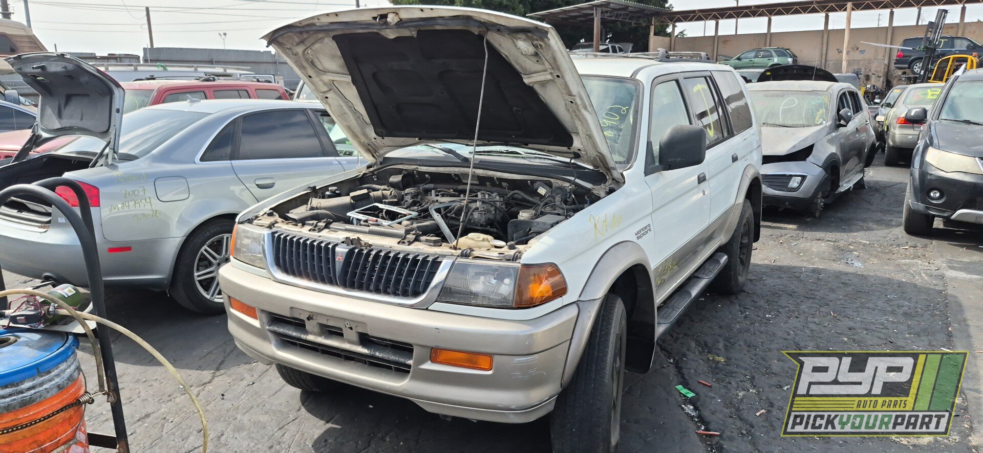 Photo of 1998 Mitsubishi Montero Sport