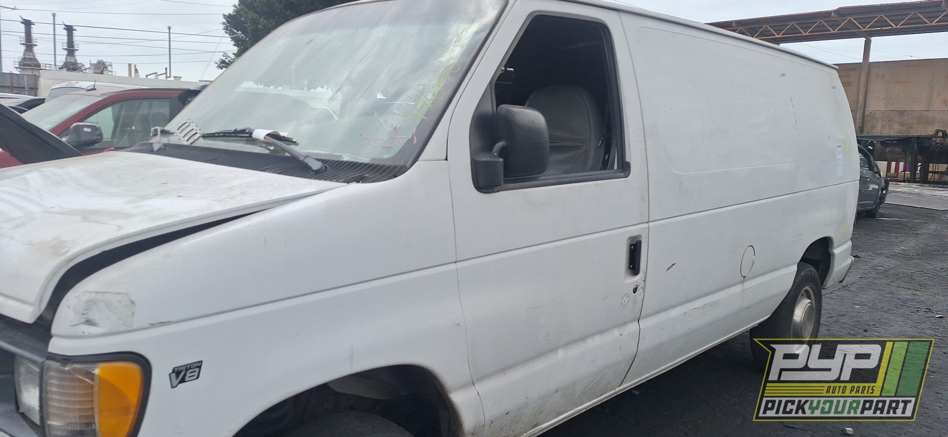 Photo of 1999 Ford E-250 Econoline