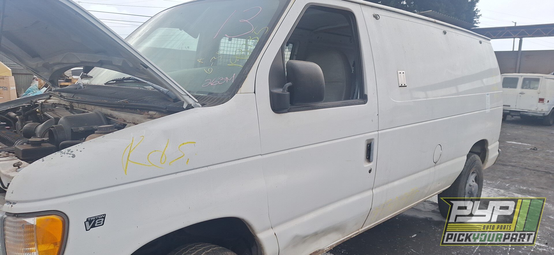 Photo of 1998 Ford E-250 Econoline