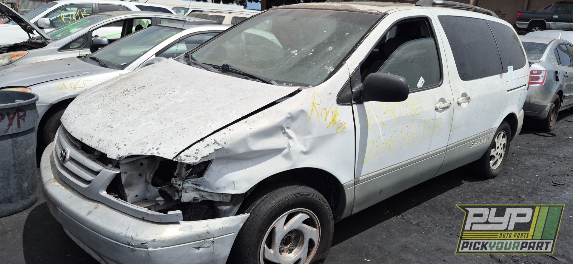 Photo of 1999 Toyota Sienna