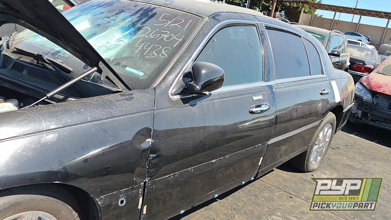 Photo of 2011 Lincoln Town Car