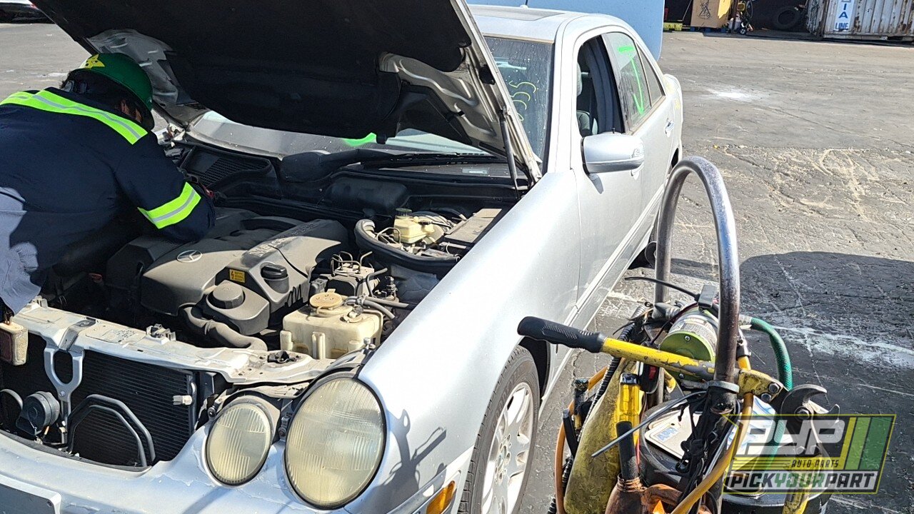 Photo of 2001 Mercedes-Benz E320