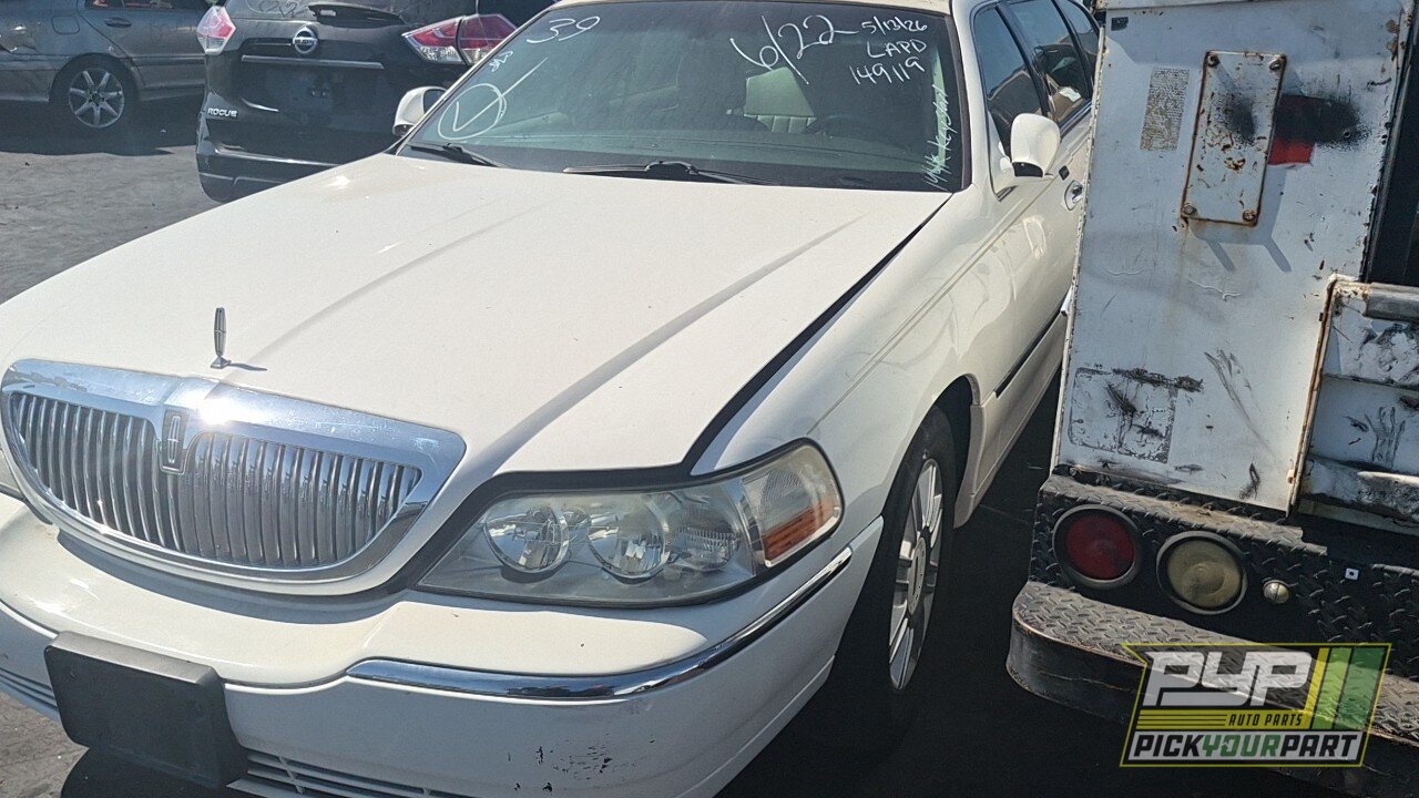 Photo of 2006 Lincoln Town Car