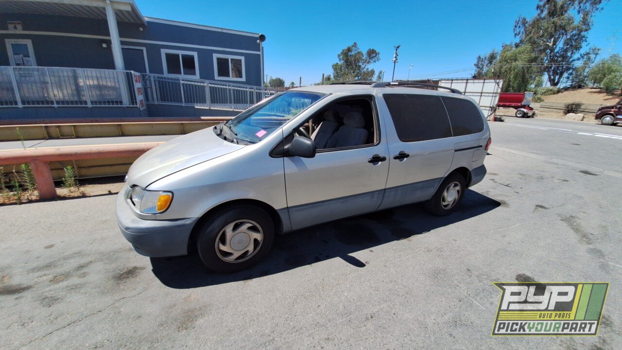 Photo of 2001 Toyota Sienna