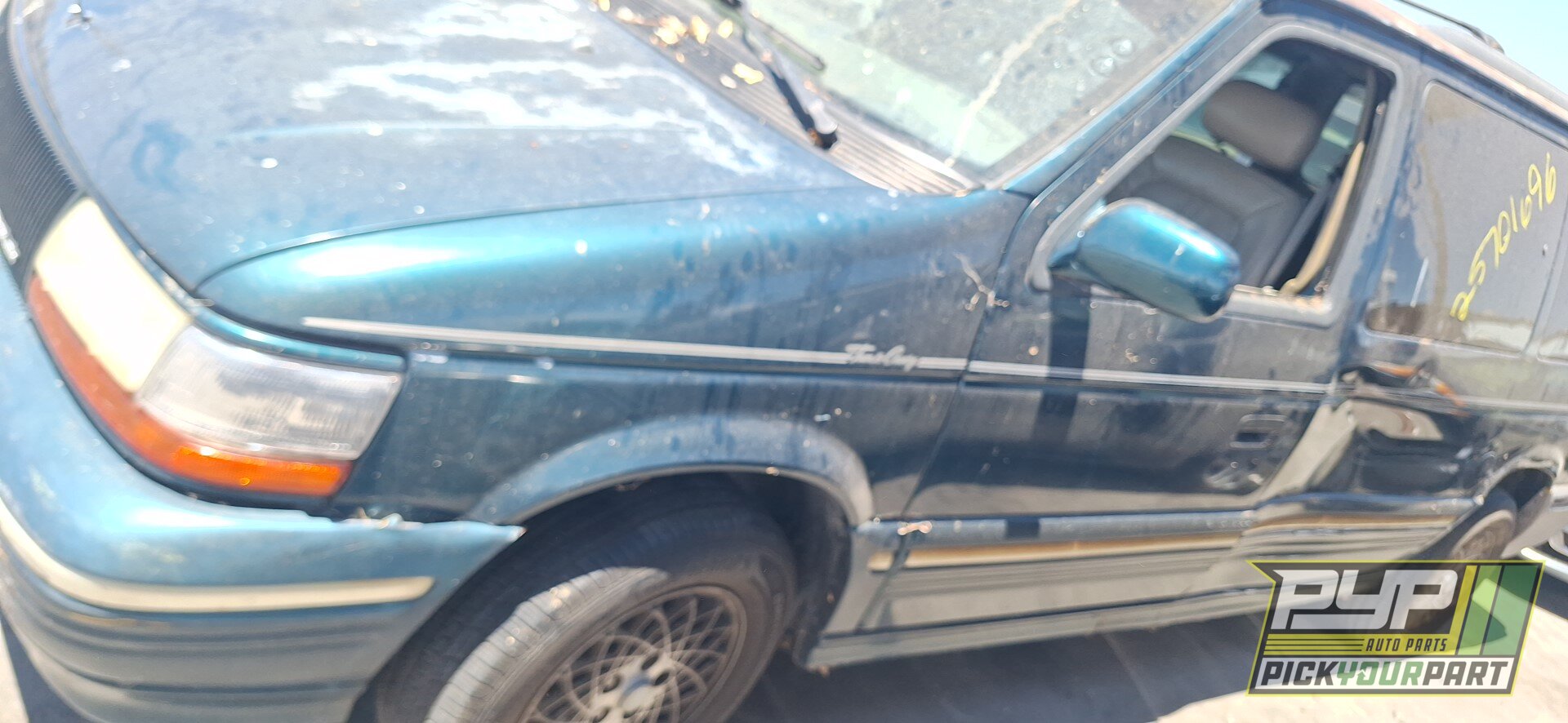 Photo of 1994 Chrysler Town & Country