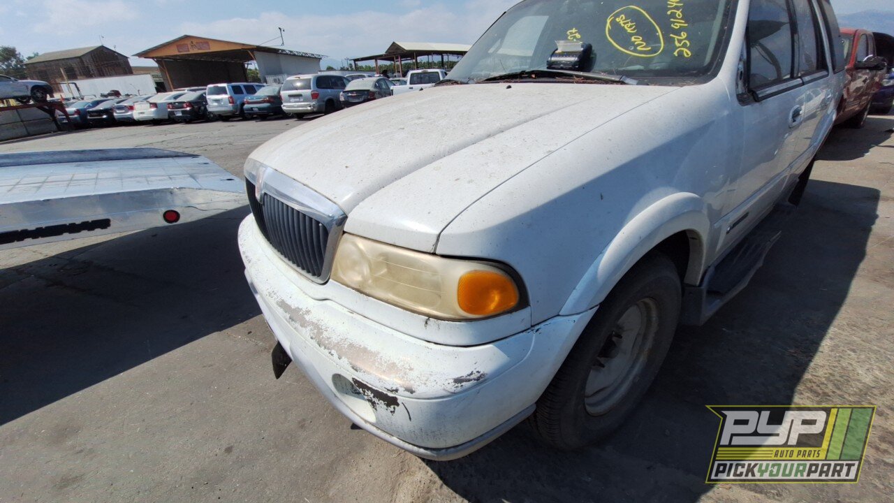 Photo of 2000 Lincoln Navigator