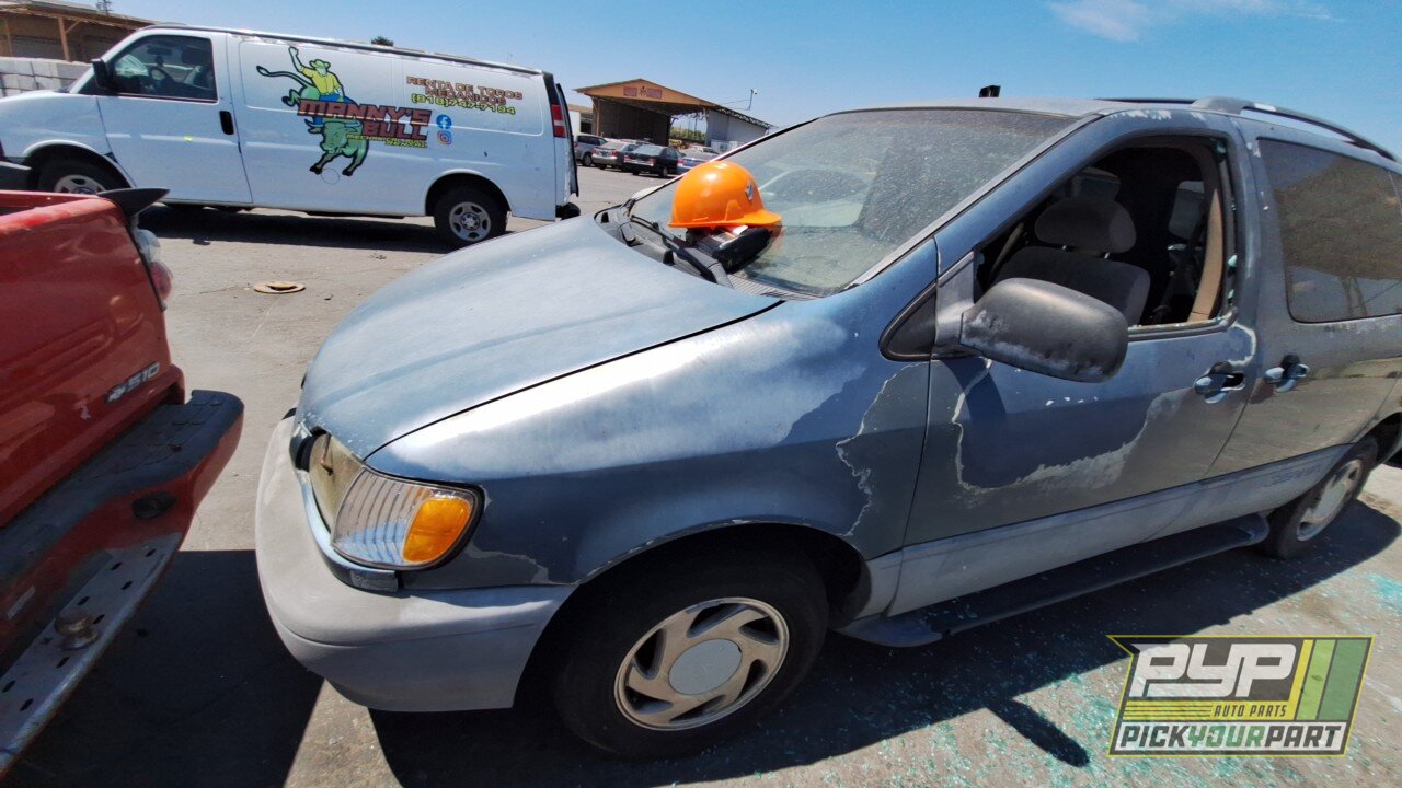 Photo of 2001 Toyota Sienna
