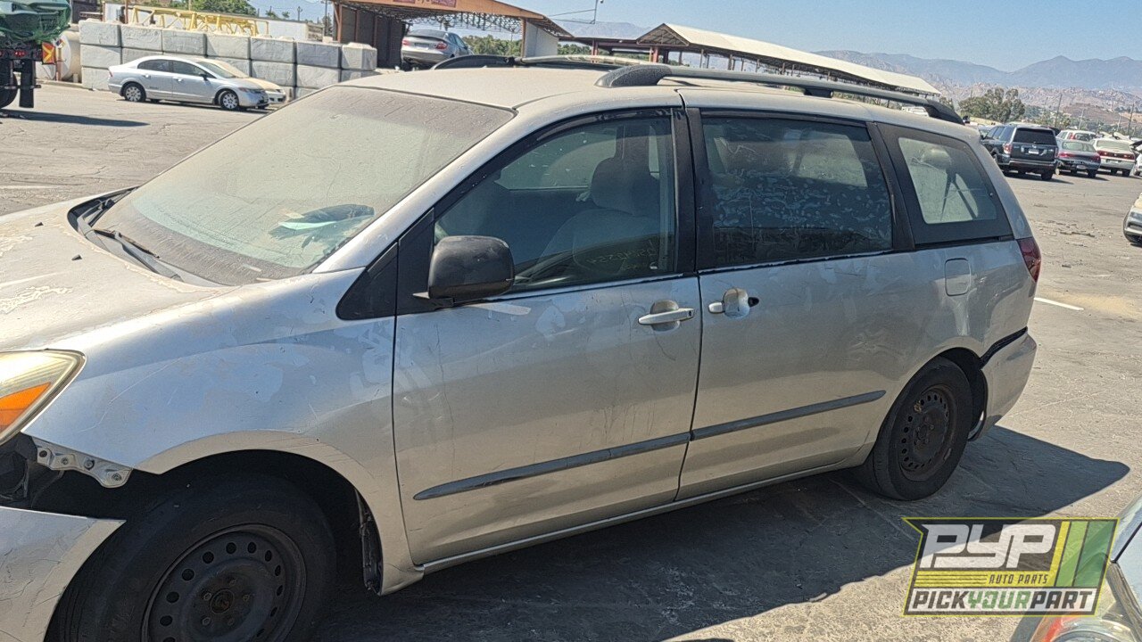 Photo of 2004 Toyota Sienna