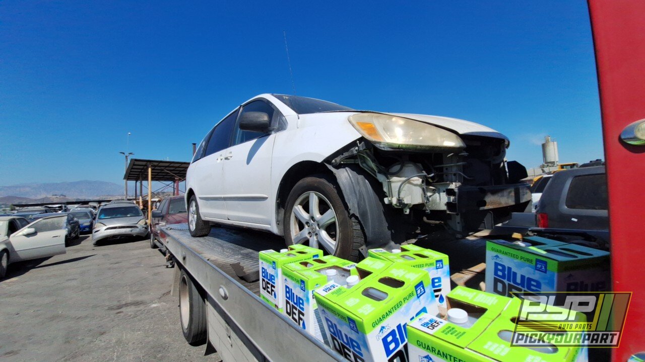 Photo of 2004 Toyota Sienna