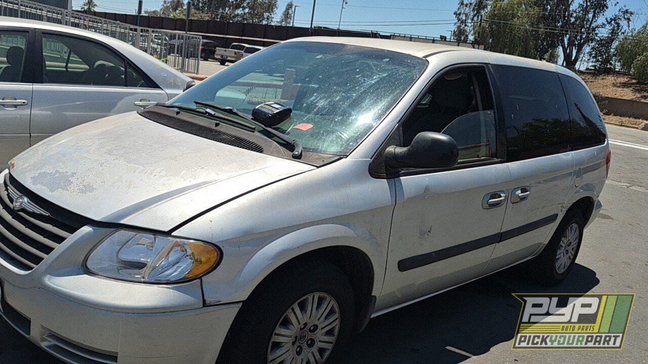 Photo of 2005 Chrysler Town & Country