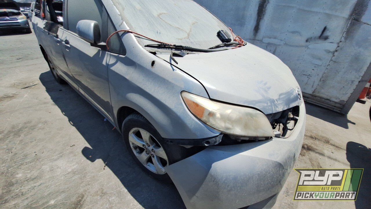 Photo of 2011 Toyota Sienna