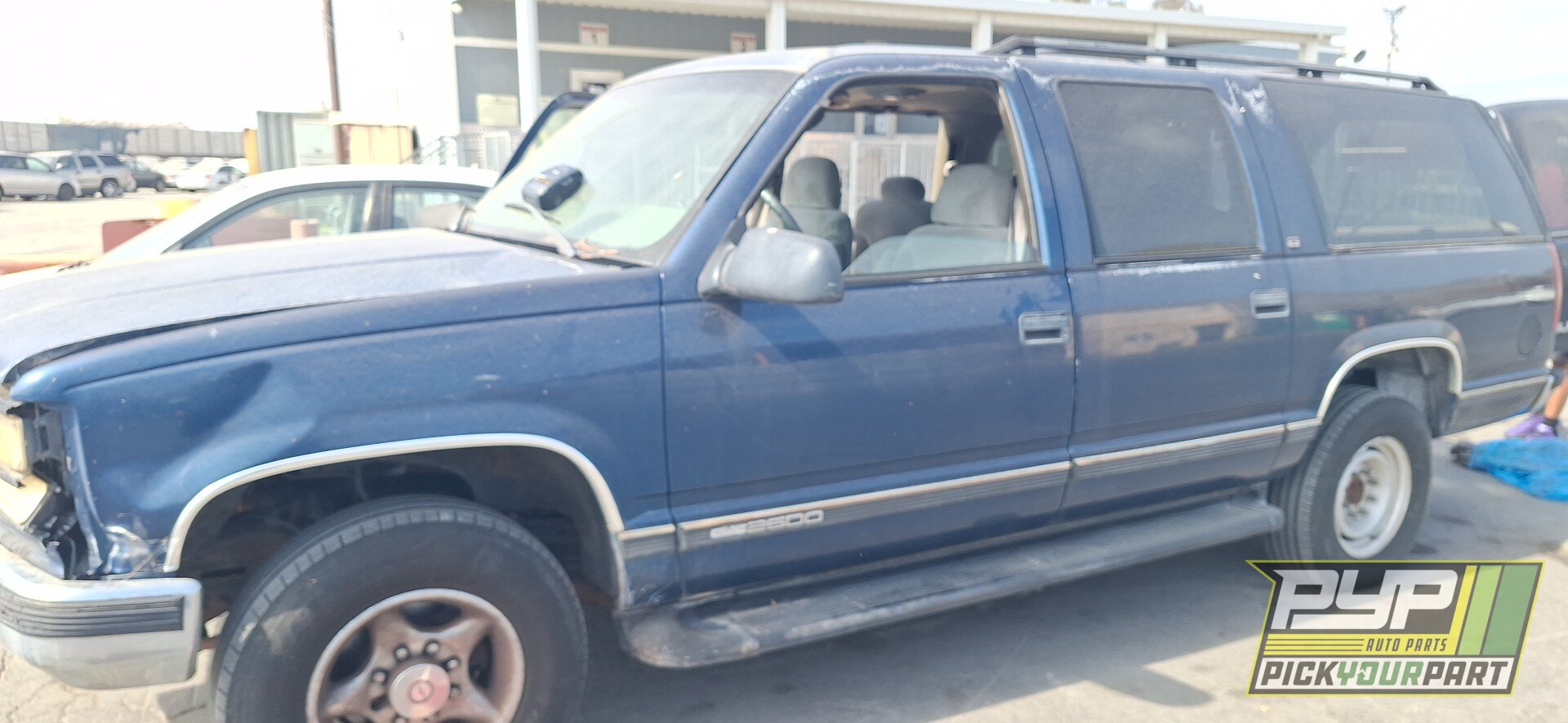 Photo of 1999 Gmc C2500 Suburban