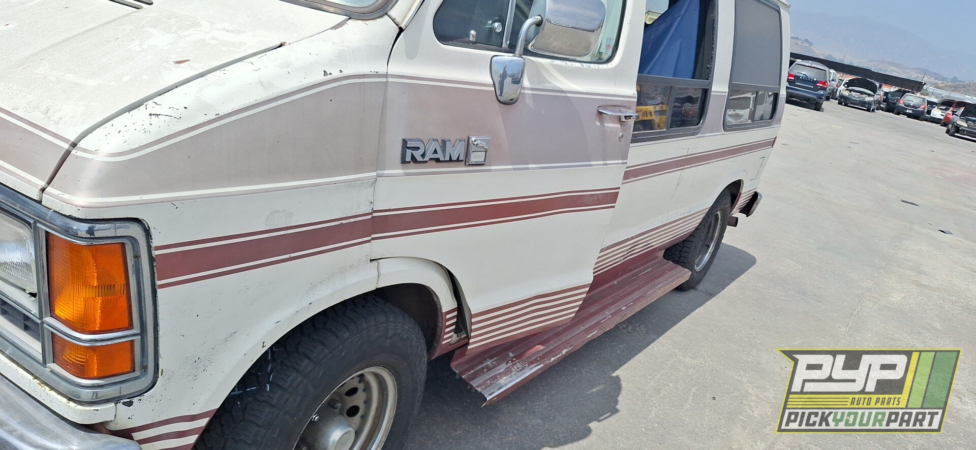 Photo of 1988 Dodge B250