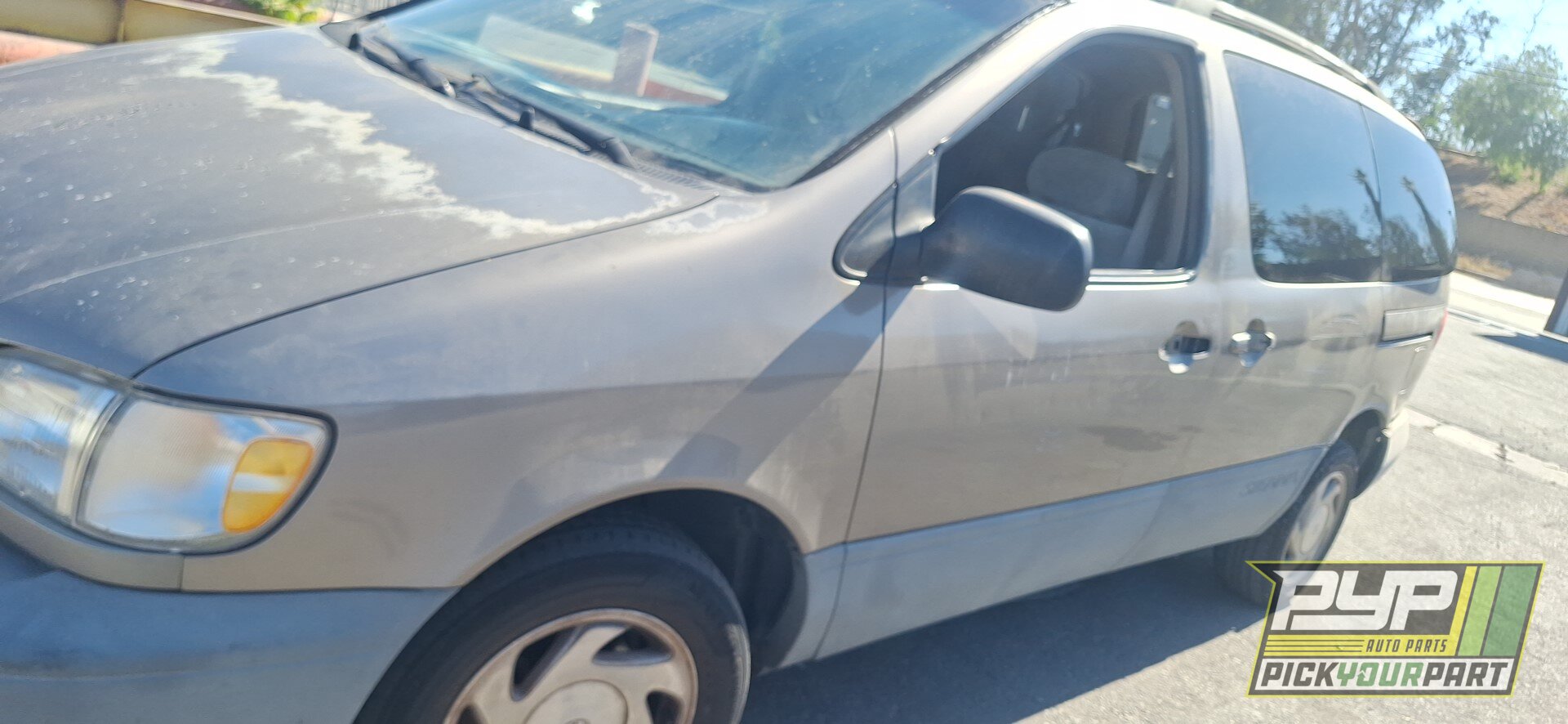 Photo of 1999 Toyota Sienna