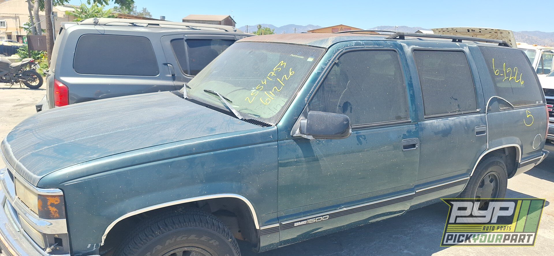 Photo of 1999 Chevrolet Tahoe