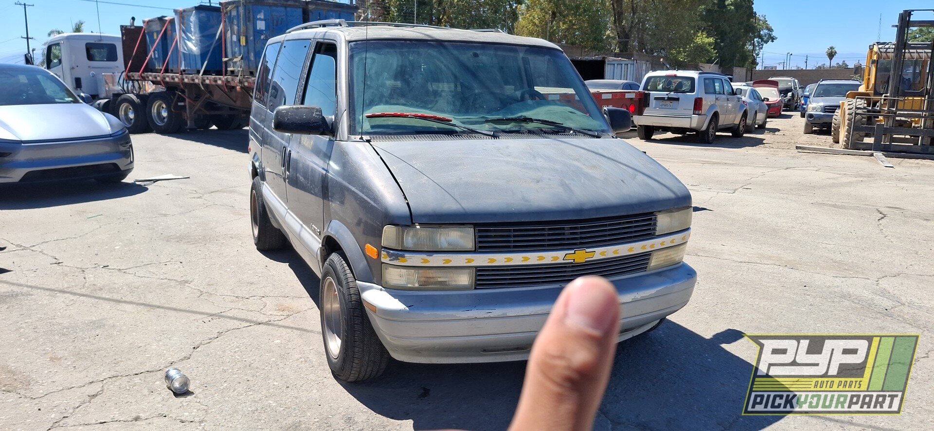 Photo of 1999 Chevrolet Astro