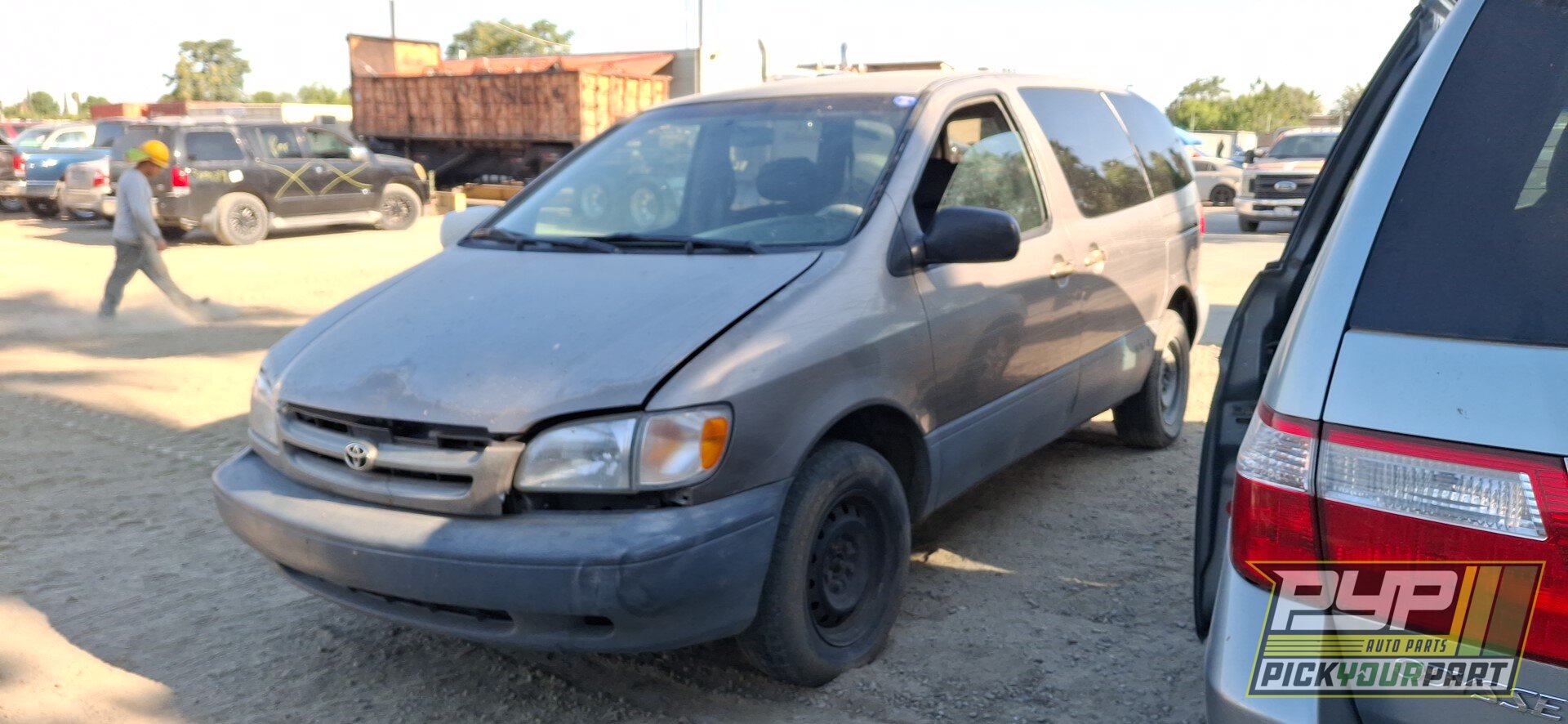 Photo of 1999 Toyota Sienna