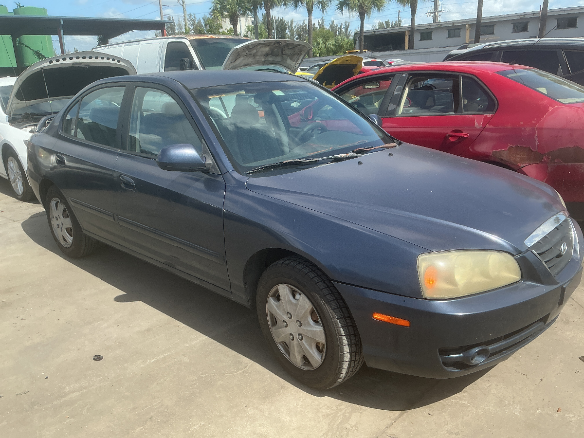 Photo of 2004 Hyundai Elantra