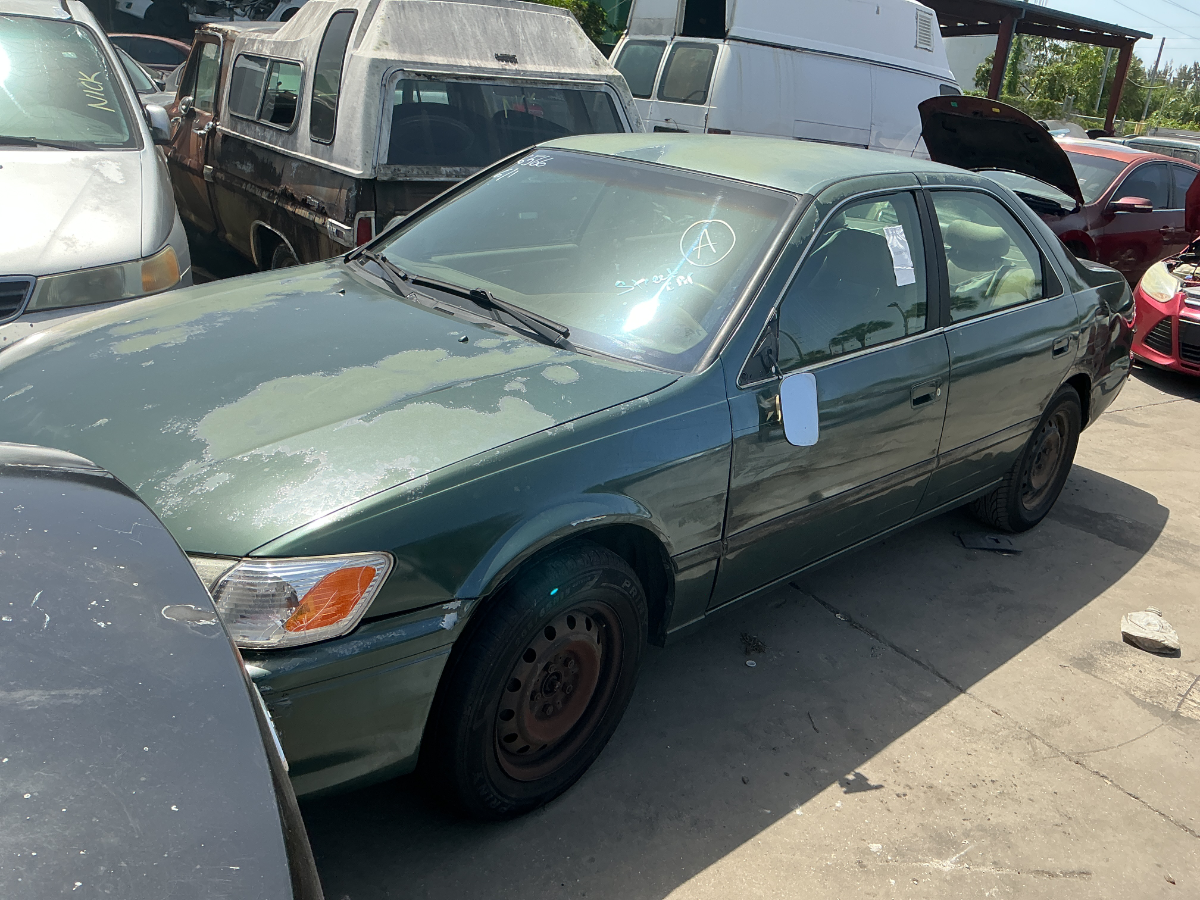 Photo of 2000 Toyota Camry