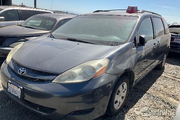 Photo of 2006 Toyota Sienna