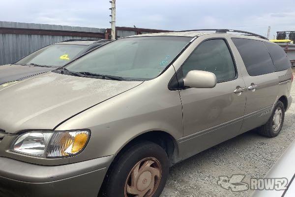 Photo of 2002 Toyota Sienna