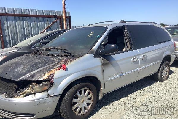 Photo of 2001 Chrysler Town & Country