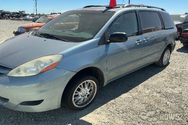 Photo of 2006 Toyota Sienna